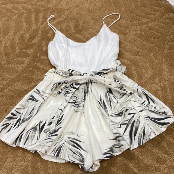 Altar’d state palm romper - Picture 3 of 4